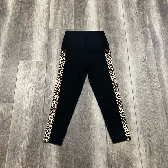Zyia Brilliant Pocket‎ High Rise Crop Leggings - Picture 1 of 10